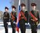 Пономарев Егор и Токарев Илья выносят знамя на Монументе Славы